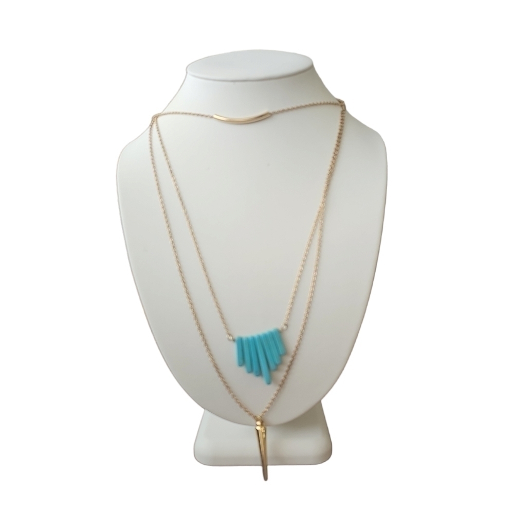 NWT Guess layered necklace, three layers of gold tone chains and turquoise